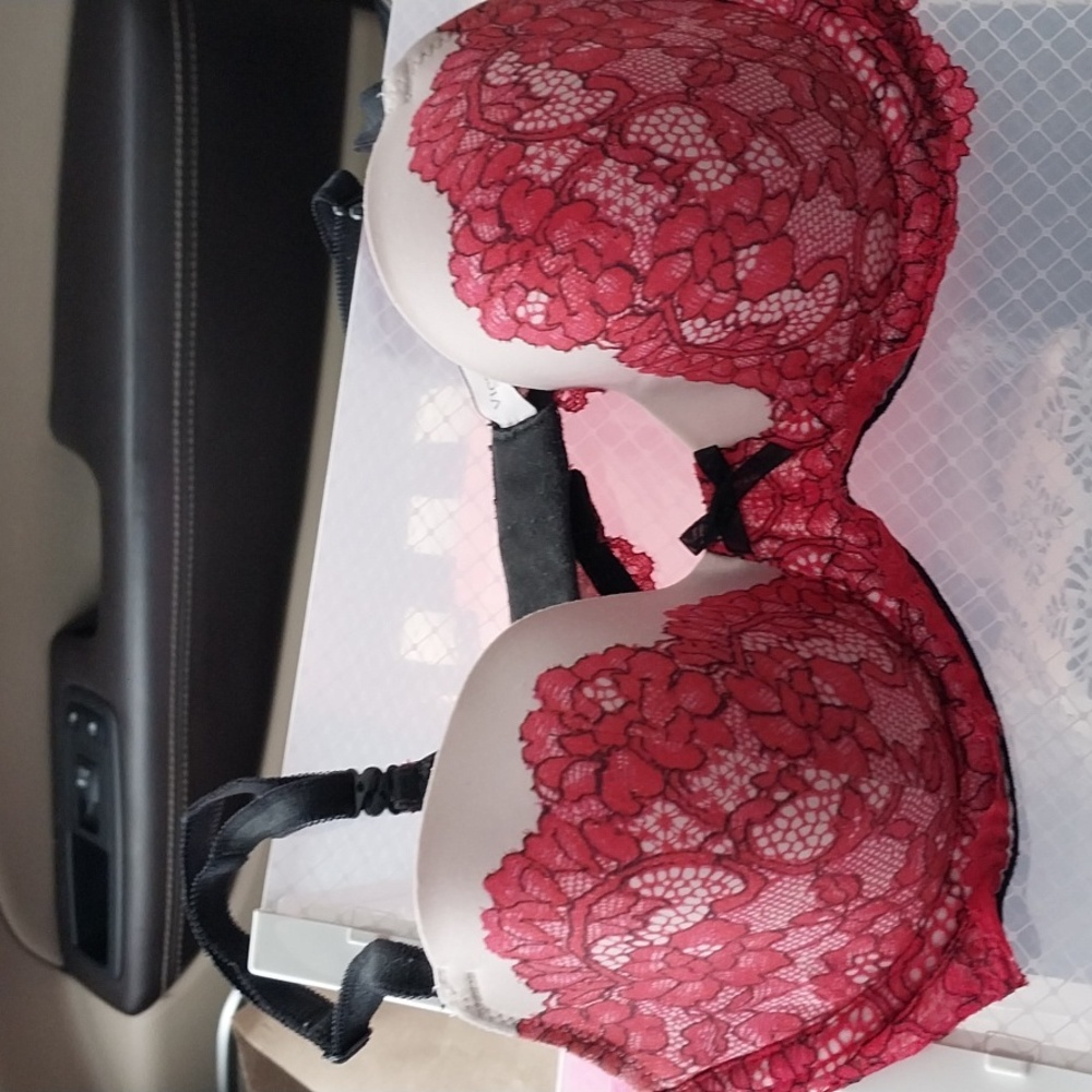 Victoria's Secret Red and Cream Lace Bra